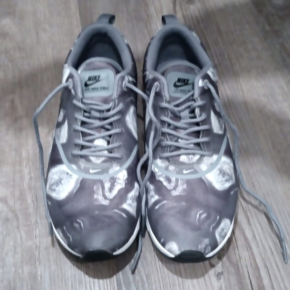 BRAND NEW!!!  Nike women's sneakers size 8. Not my size. PERFECT CONDITION!!